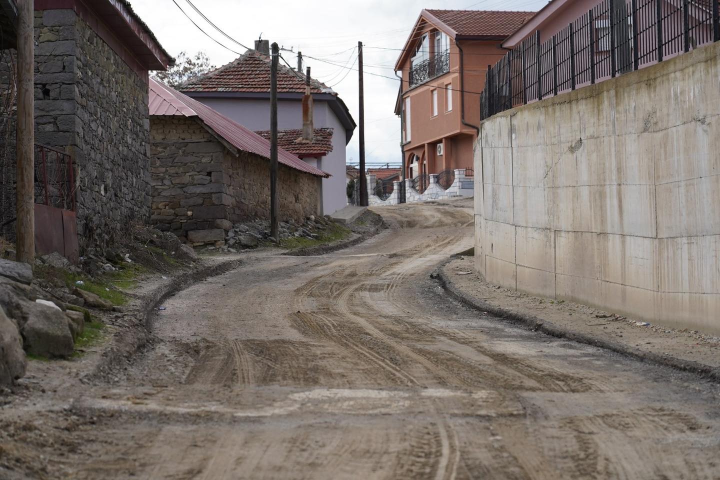 Велес: ГРАДЕЖНИ АКТИВНОСТИ ВО СЕЛО ИВАНКОВЦИ